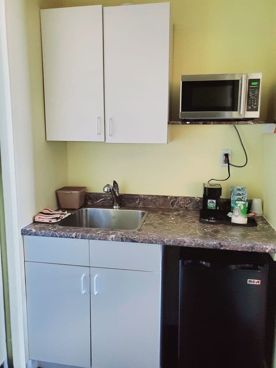 Family Suite, Multiple Beds, Garden View | Private kitchen | Mini-fridge, microwave, coffee/tea maker