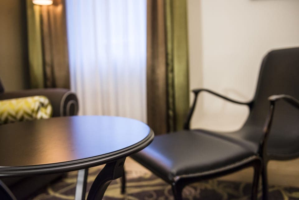 Junior Suite | Living area | Flat-screen TV