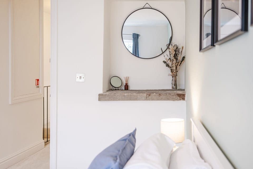 Churn View Bedroom 2 - StayCotswold