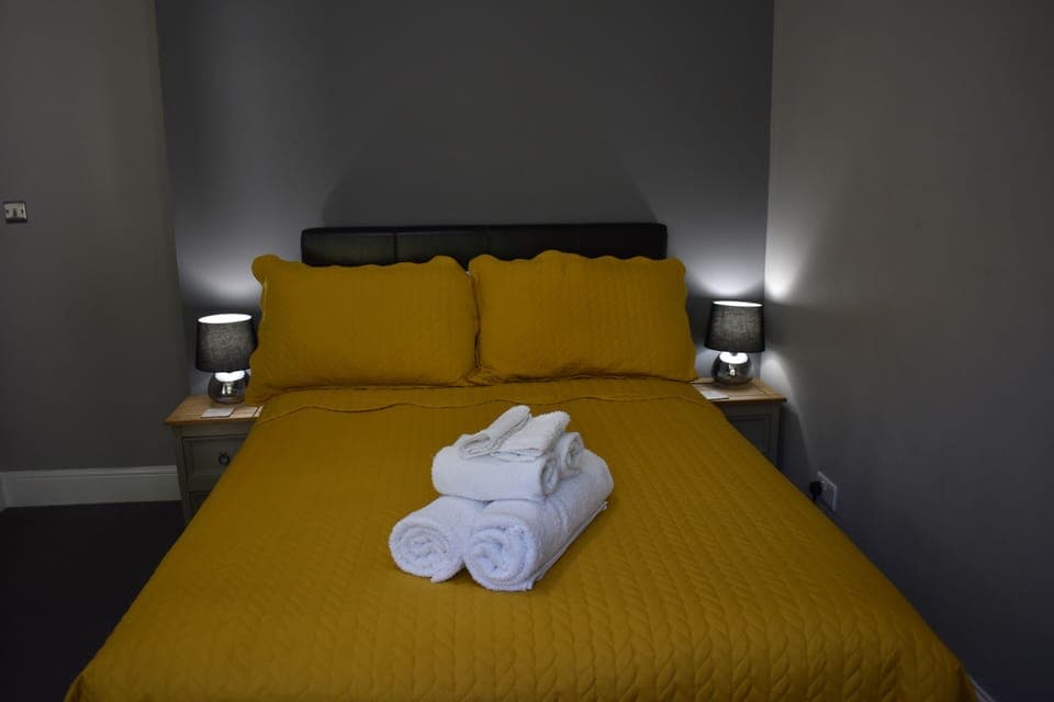 Double Room, Ensuite | Individually decorated, individually furnished, desk, laptop workspace