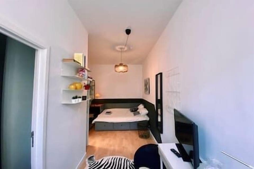 5f457044-6fb3-496d-aef2-9a3ef8a0a34b