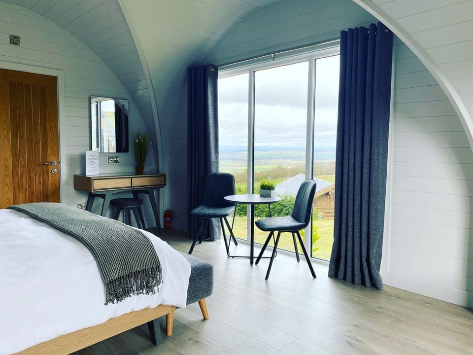 1 bedroom, premium bedding, desk, free WiFi