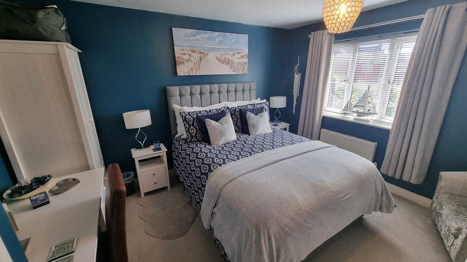 Bedroom 1 - Executive Double Room with Kingsize Bed (1)