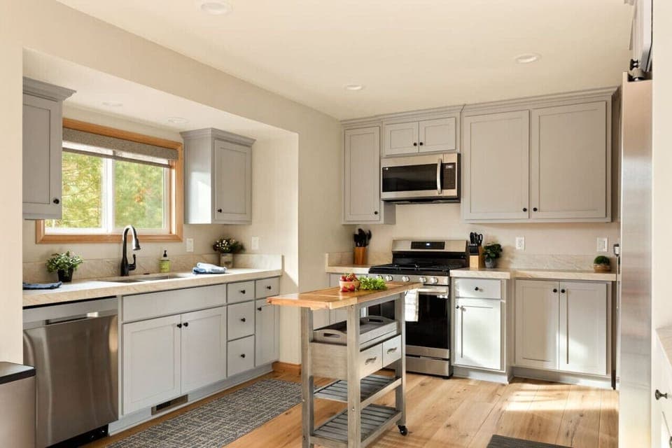 For the culinary enthusiasts, our fully-equipped, updated kitchen invites you to unleash your inner chef.