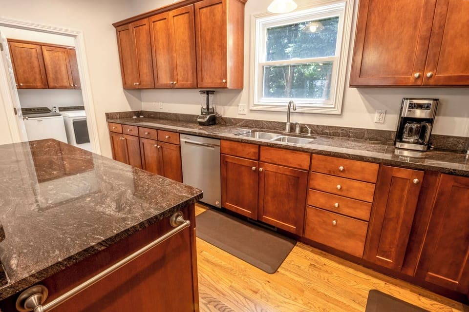 Main Level | Kitchen