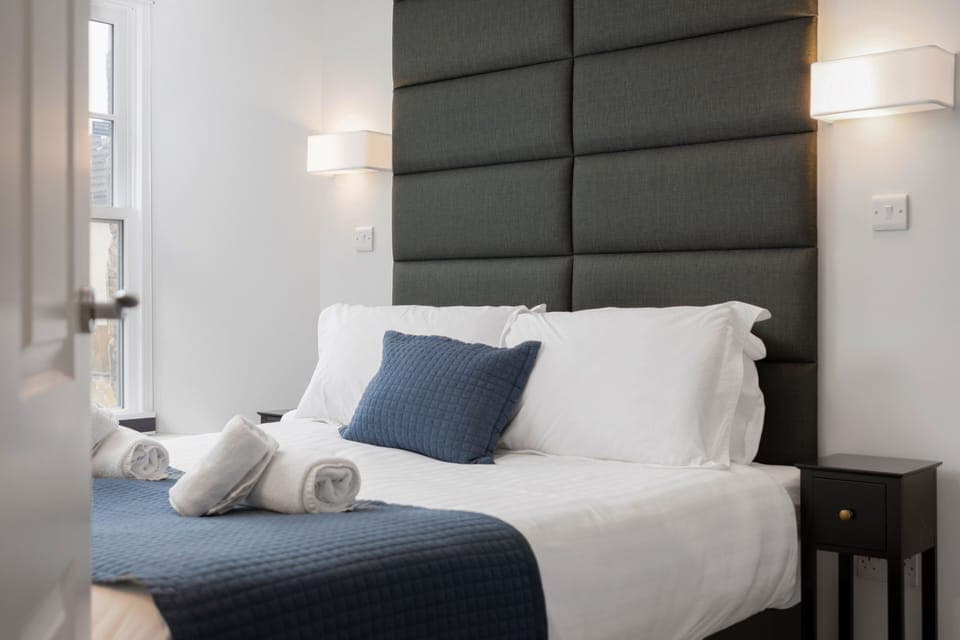 3 bedrooms, desk, free WiFi, bed sheets