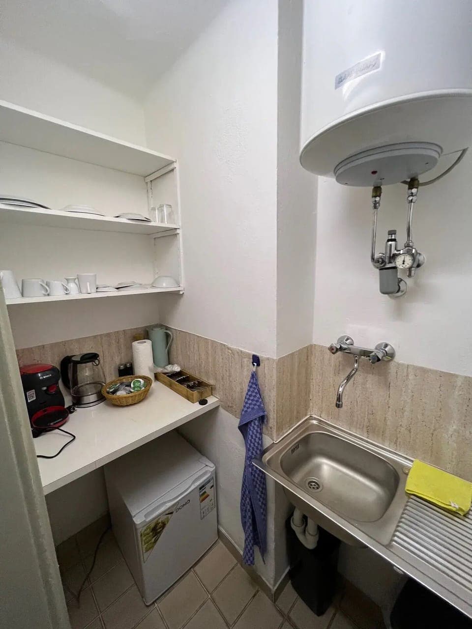 Apartment, 1 Double Bed | Private kitchen | Fridge, espresso maker, coffee/tea maker, electric kettle