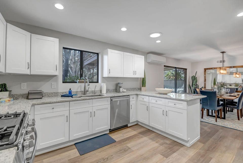 Fully Equipped Kitchen with Stainless Steel Appliances