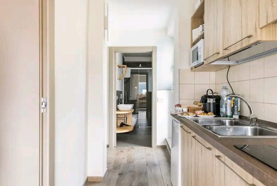 Basic Double Room | Private kitchen | Fridge, microwave, stovetop, espresso maker