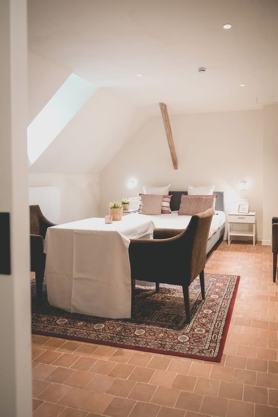 Deluxe Double Room | Free WiFi, bed sheets