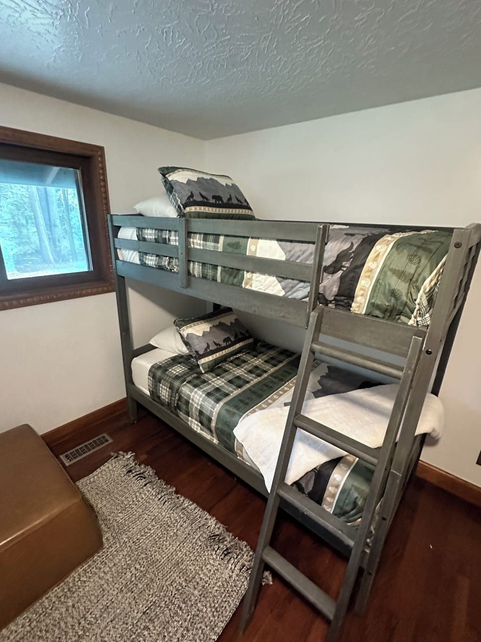 Twin/ Twin Bunk Bed