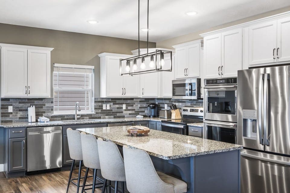 Full Kitchen with Major Appliances