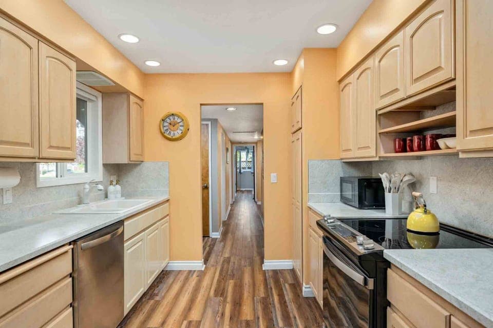 Cook delicious meals for breakfast, lunch, and dinner in this fully equipped kitchen. You can get some ingredients from a Willamette Valley farm.