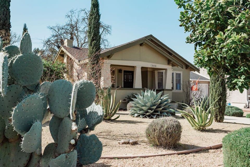 Urban Thread Retreat (1079)