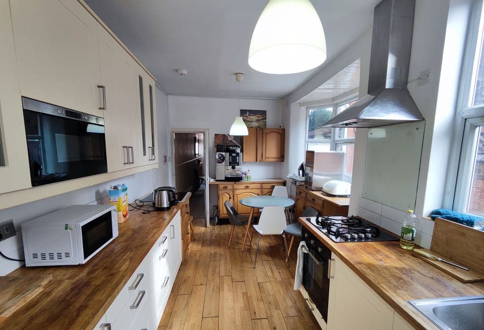 Shared fridge, microwave, oven, stovetop