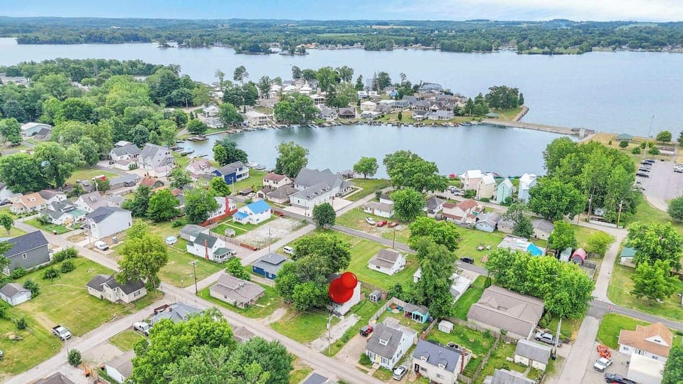 The home is within walking distance to the North Shore boat ramp and park