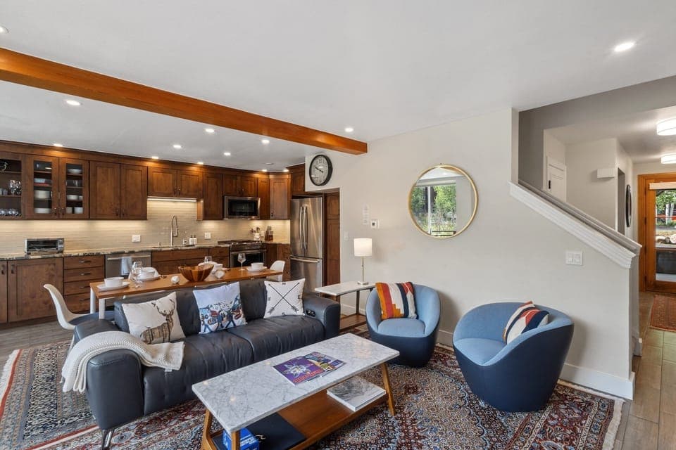Condo, 3 Bedrooms | Living area
