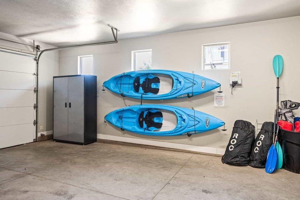 Kayaks / Garage #76