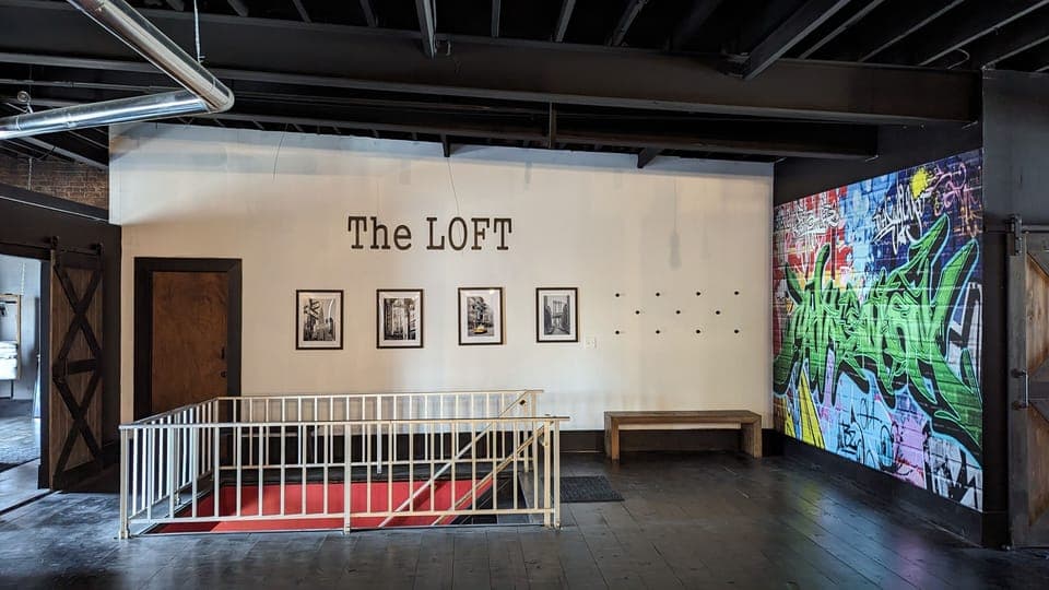 Entry staircase wall