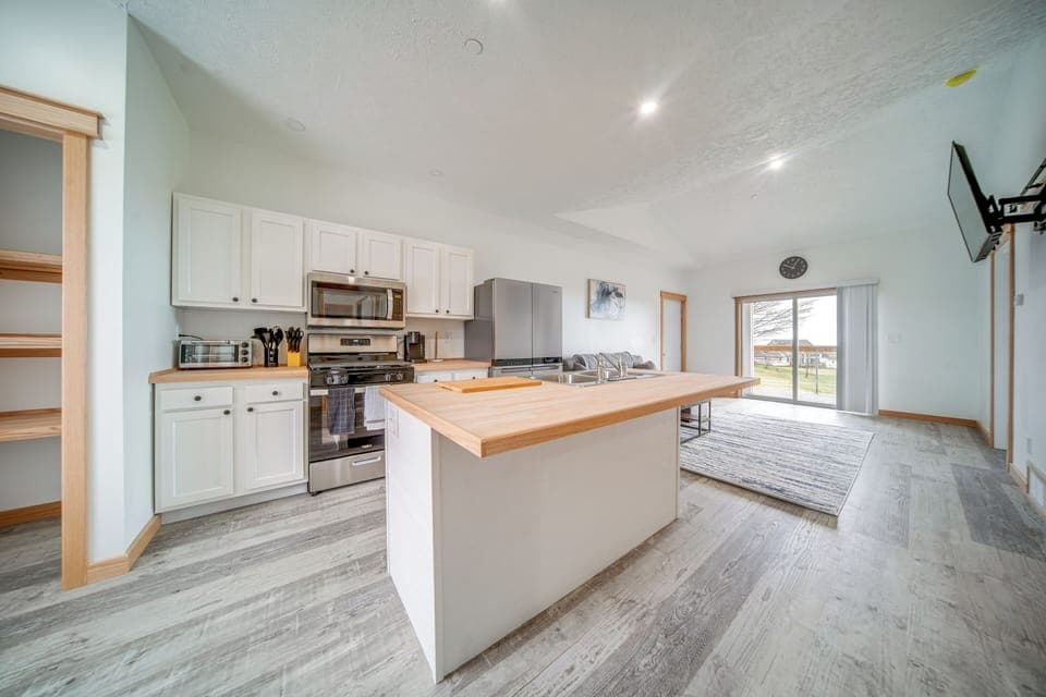 Apartment (2 Bedrooms) | Front of property