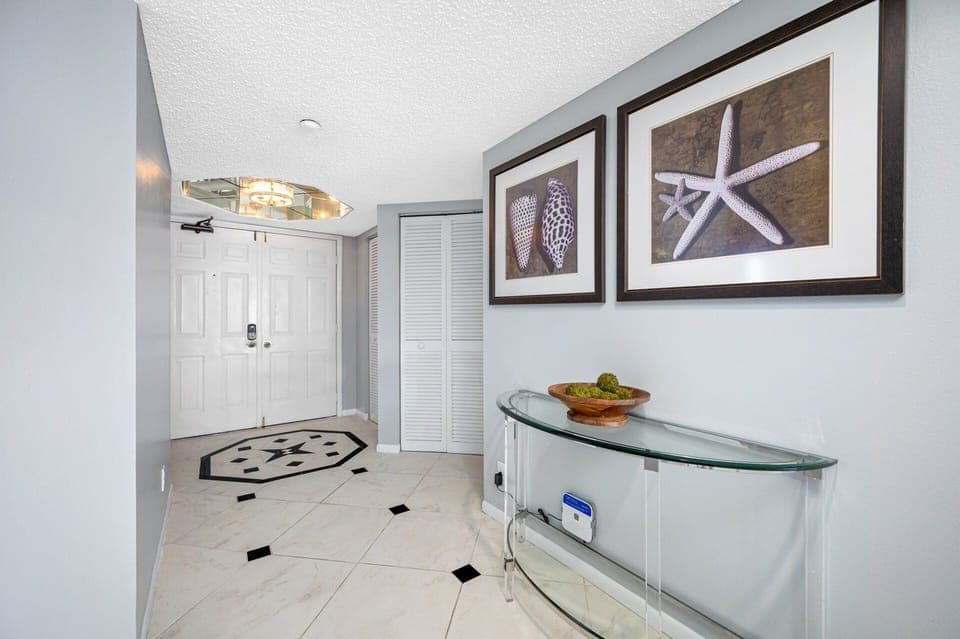 Unit Entryway