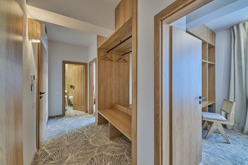 In-room safe, desk, laptop workspace, blackout drapes