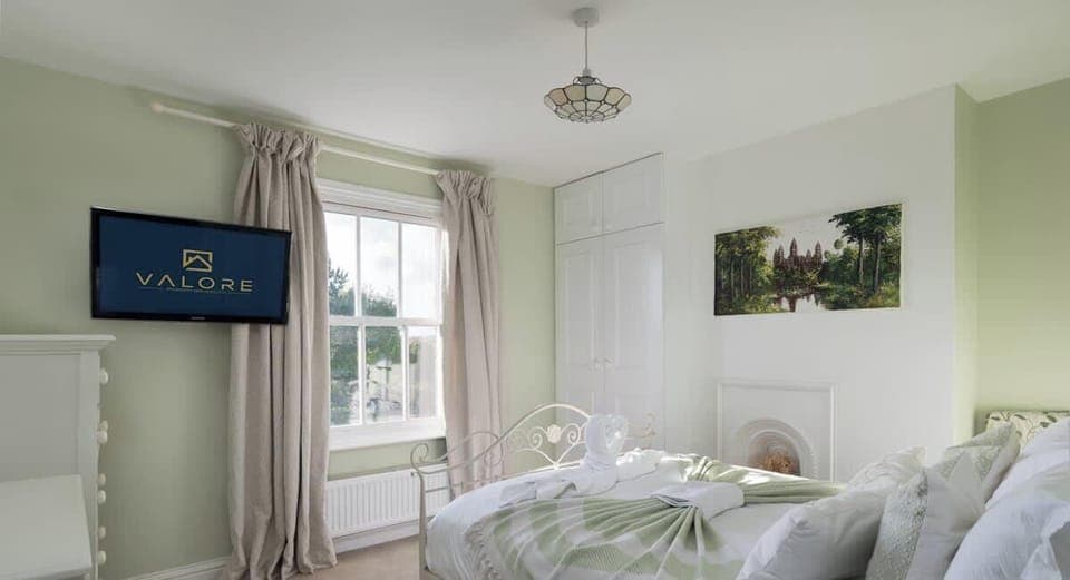 Bedroom at Valore Property Services Short Lets & Serviced Accommodation