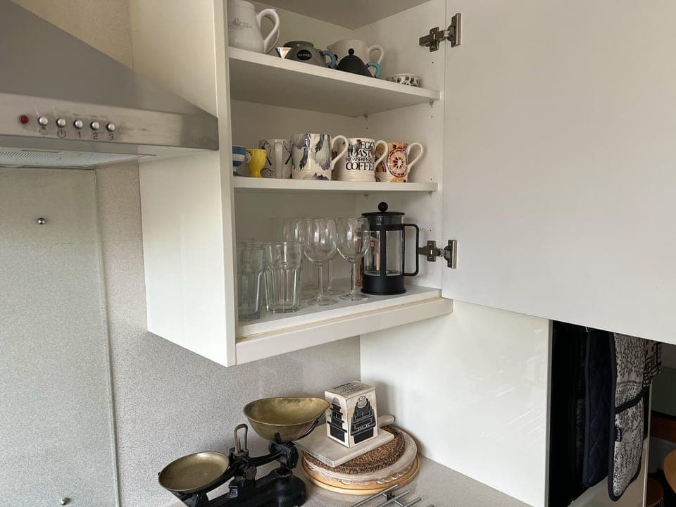 Apartment | Private kitchen | Fridge, microwave, oven, stovetop