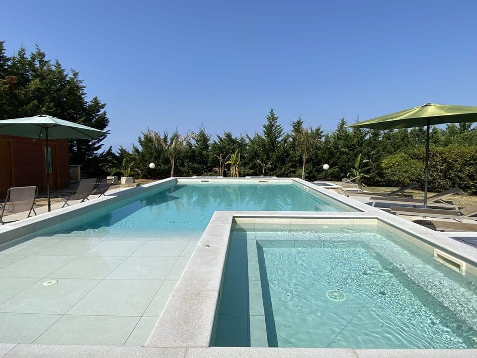 Water, Plant, Swimming Pool, Sky, Rectangle, Tree, Shade, Grass, Leisure, Composite Material