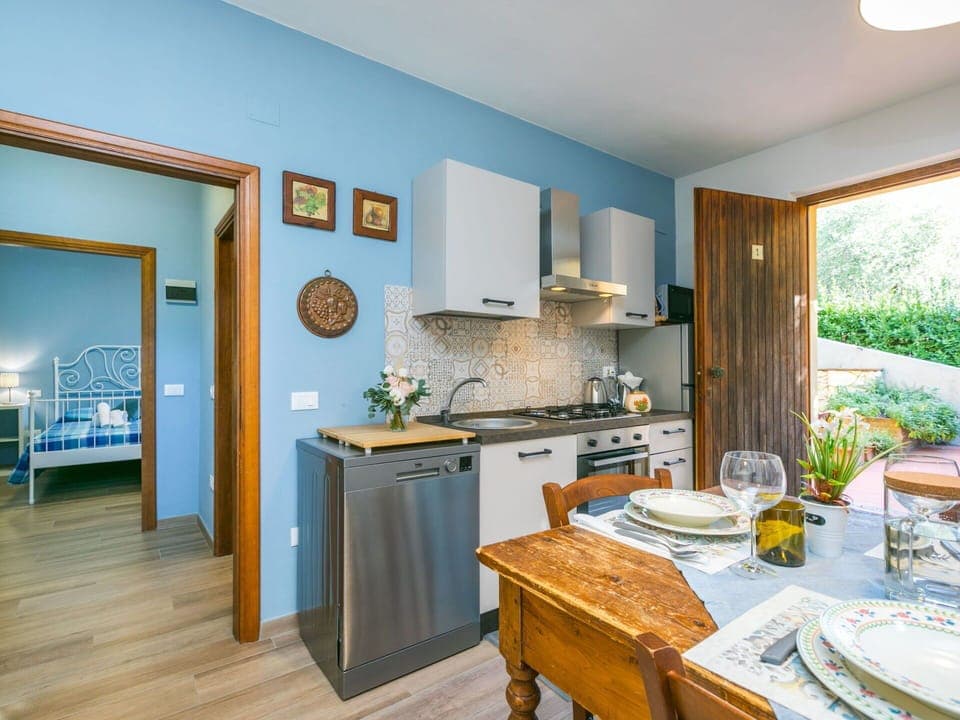 Furniture, Property, Table, Plant, Cabinetry, Wood, Countertop, Kitchen, Interior Design, Flooring