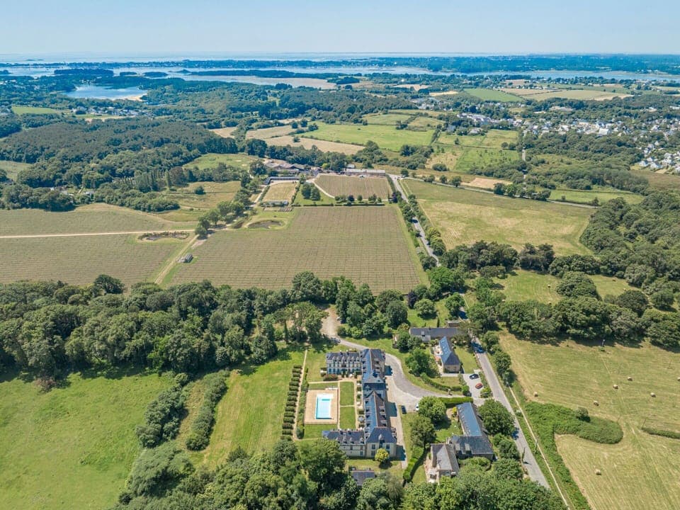 Sky, Snow, Mountain, Building, World, Slope, House, Natural Landscape, Freezing, Landscape
