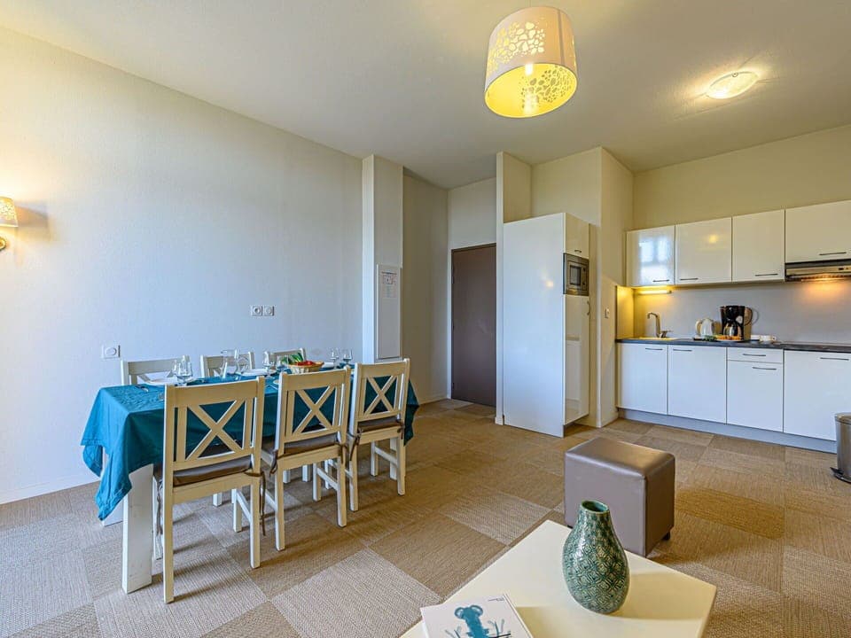 Table, Furniture, Cabinetry, Building, Window, Interior Design, Desk, Chair, Wood, Flooring