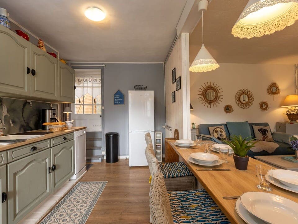 Sky, Building, Plant, Wood, Mountain, Land Lot, Urban Design, Landscape, Real Estate, Facade