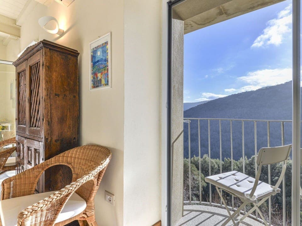 Furniture, Property, Building, Cloud, Sky, Interior Design, Wood, Chair, Lighting, Comfort