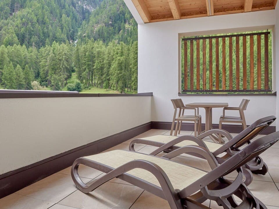 Property, Furniture, Building, Window, Wood, Shade, Interior Design, Architecture, Chair, Line