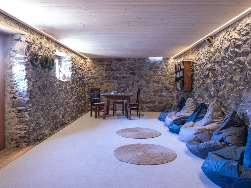 Building, Property, Blue, Decoration, Textile, Purple, Interior Design, Comfort, Table, Floor