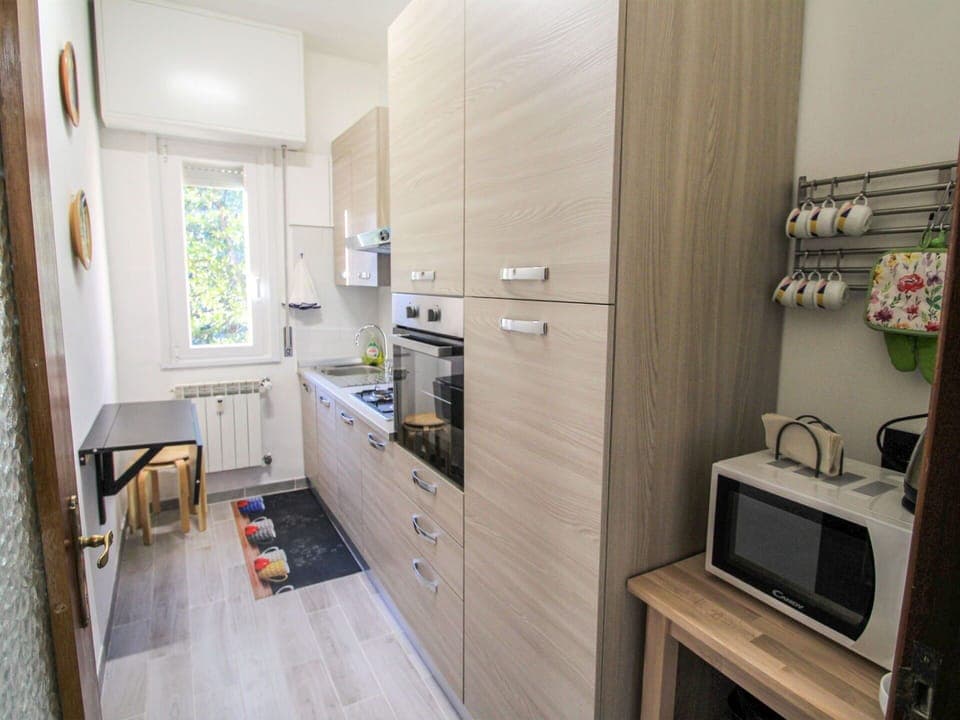 Sky, Plant, Cloud, Daytime, Azure, Nature, Tree, Land Lot, Building, Architecture