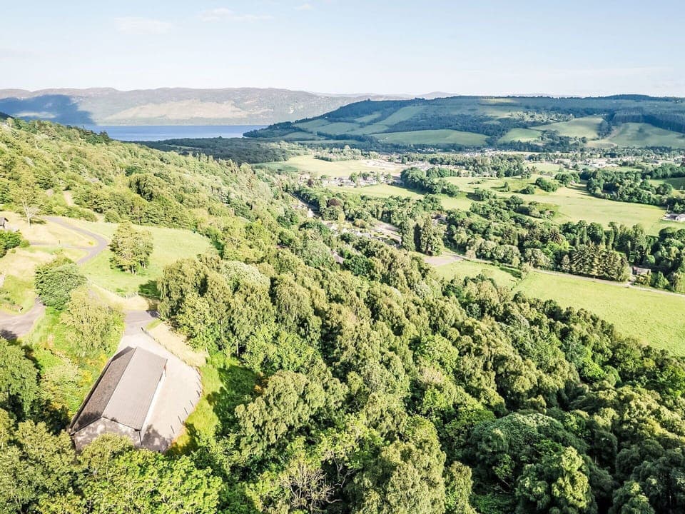 Sky, Plant Community, Plant, Natural Landscape, Land Lot, Tree, Mountain, Grassland, Plain, Landscape