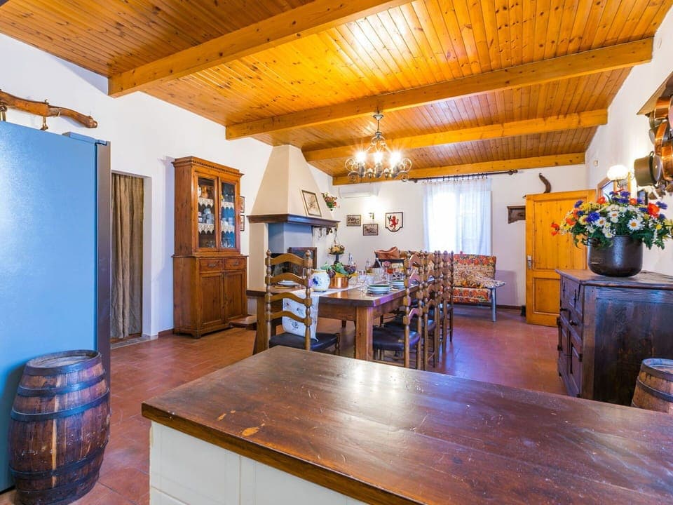 Cloud, Sky, Building, Urban Design, Neighbourhood, Plant, Condominium, Tower Block, Residential Area, Facade