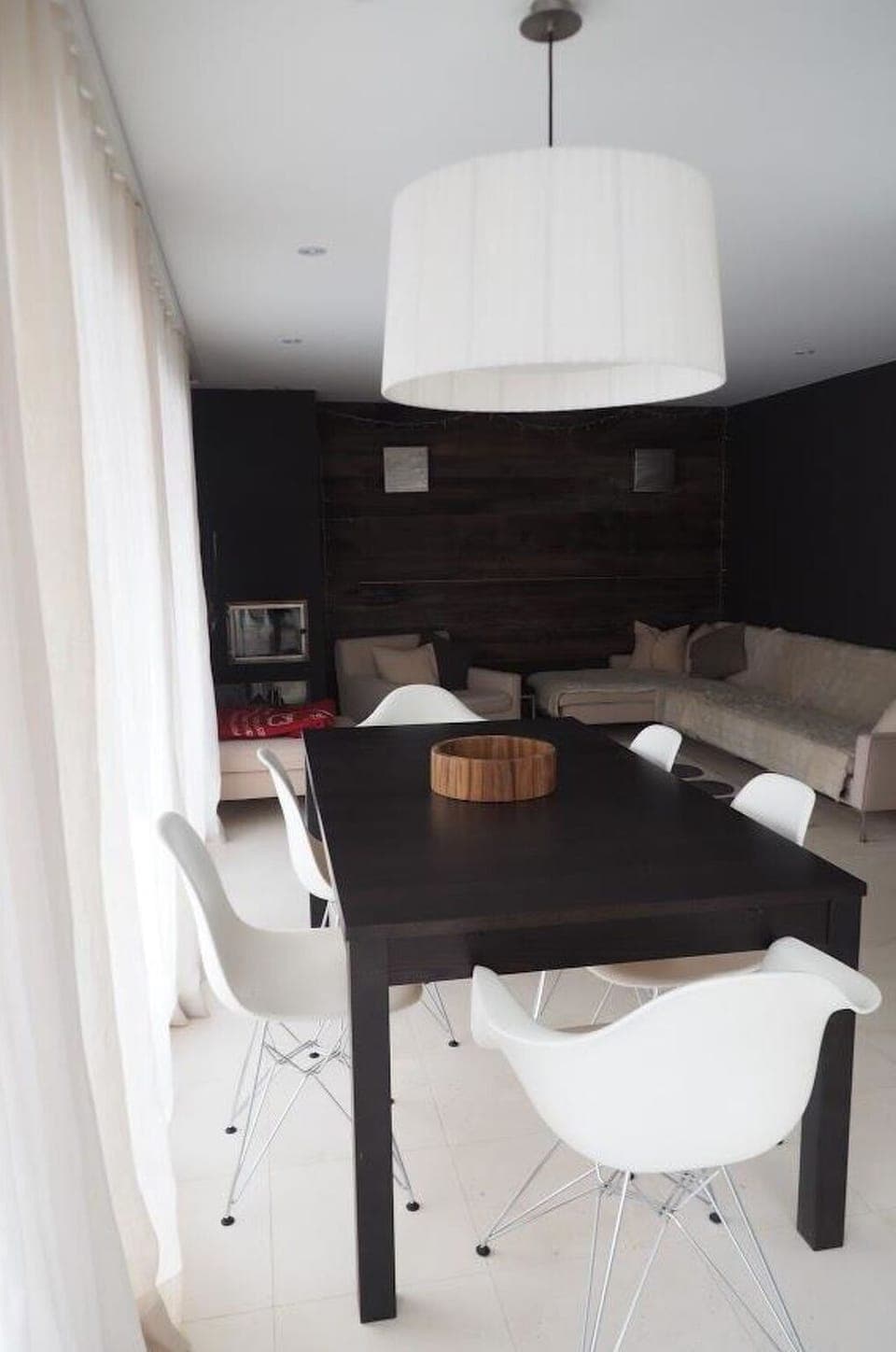 Table, Furniture, Chair, Interior Design, Wood, Building, Floor, Comfort, Flooring