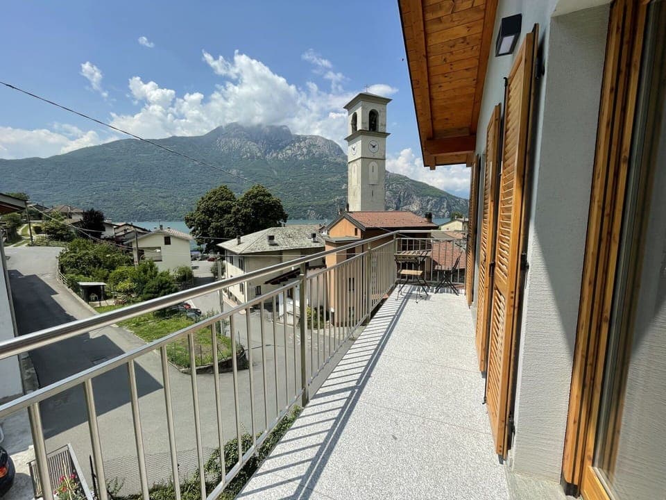 Water, Sky, Building, Window, Swimming Pool, Azure, Shade, Composite Material, Real Estate, Leisure