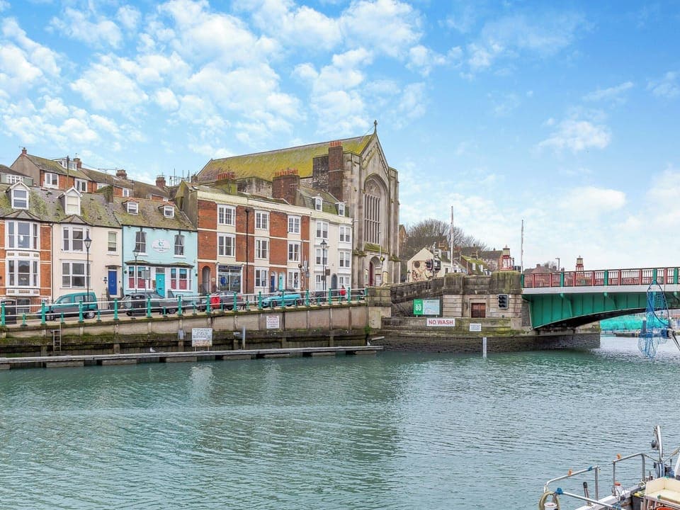 Surrounding area | Bridge View, Weymouth