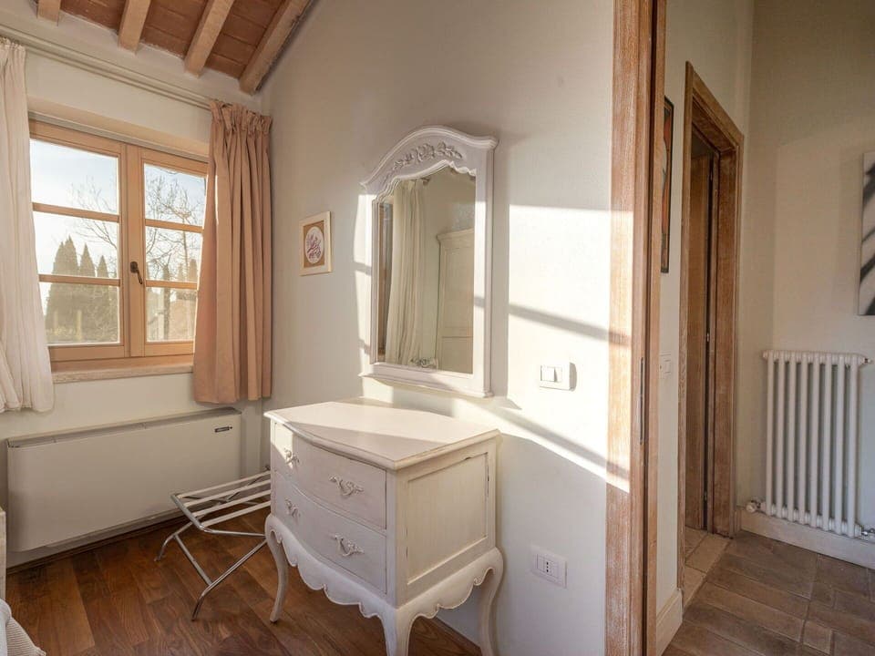 Property, Cabinetry, Mirror, Window, Wood, Building, Interior Design, Floor, Drawer, Flooring