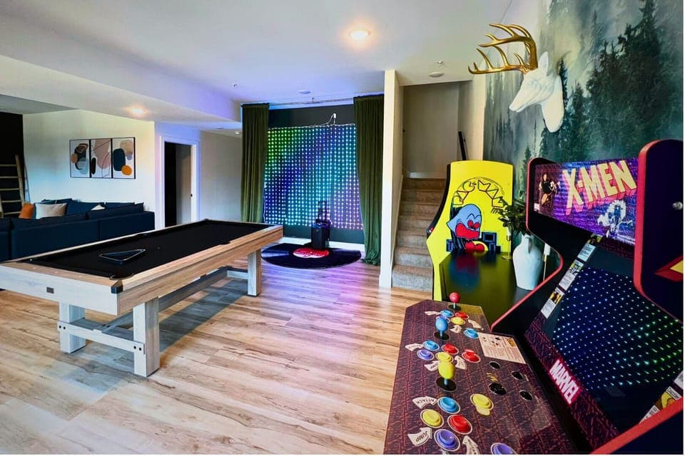 ROCKY SHORES THUNDER RIDGE includes a fun Karaoke machine and stage as well as arcades, pool table, and more fun!