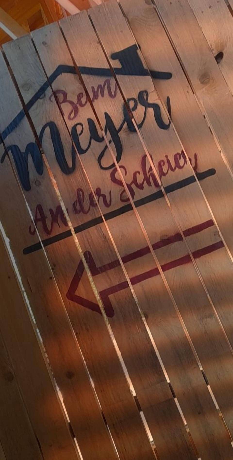 Breakfast, lunch, dinner served; Regional cuisine 