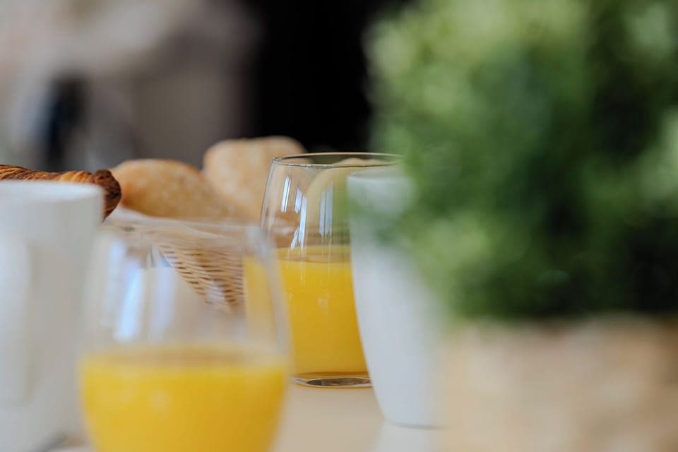 Daily continental breakfast (EUR 14.5 per person)