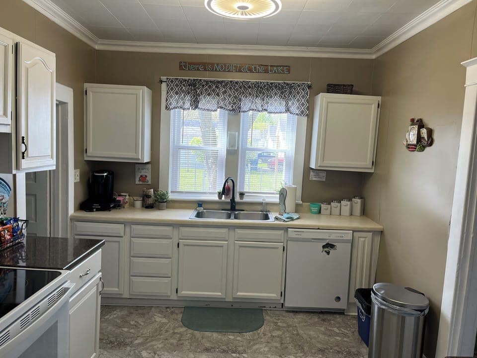 Roomy fully equipped kitchen