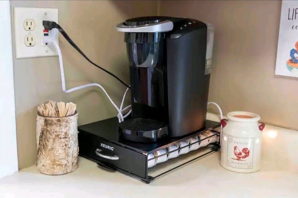 For all you coffee lovers . . . Kcups provided 