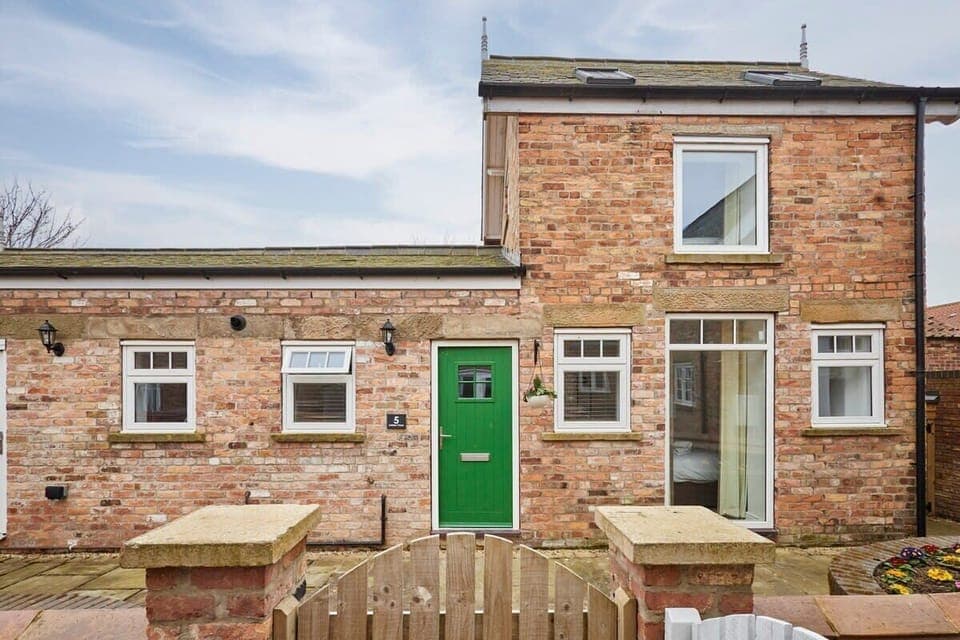 Jubilee Close, Filey - Host & Stay