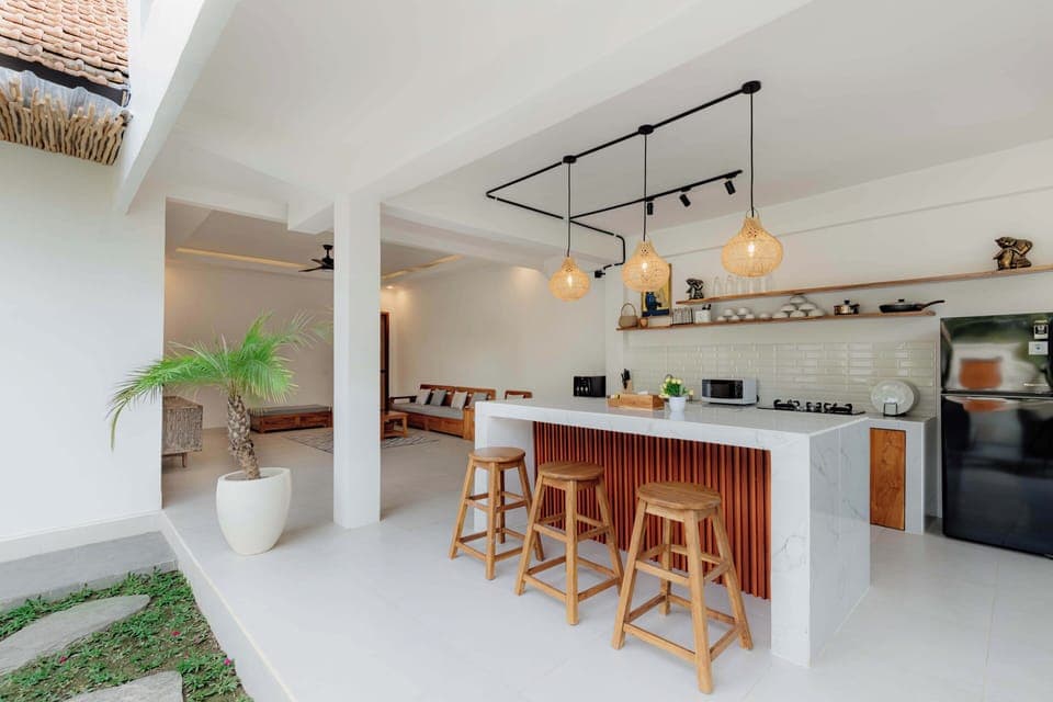 Executive Villa, 3 Bedrooms, Kitchen, Pool View | Dining room